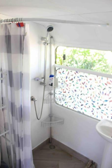 Casa Bus Guanacastes * Veintisiete de Abril